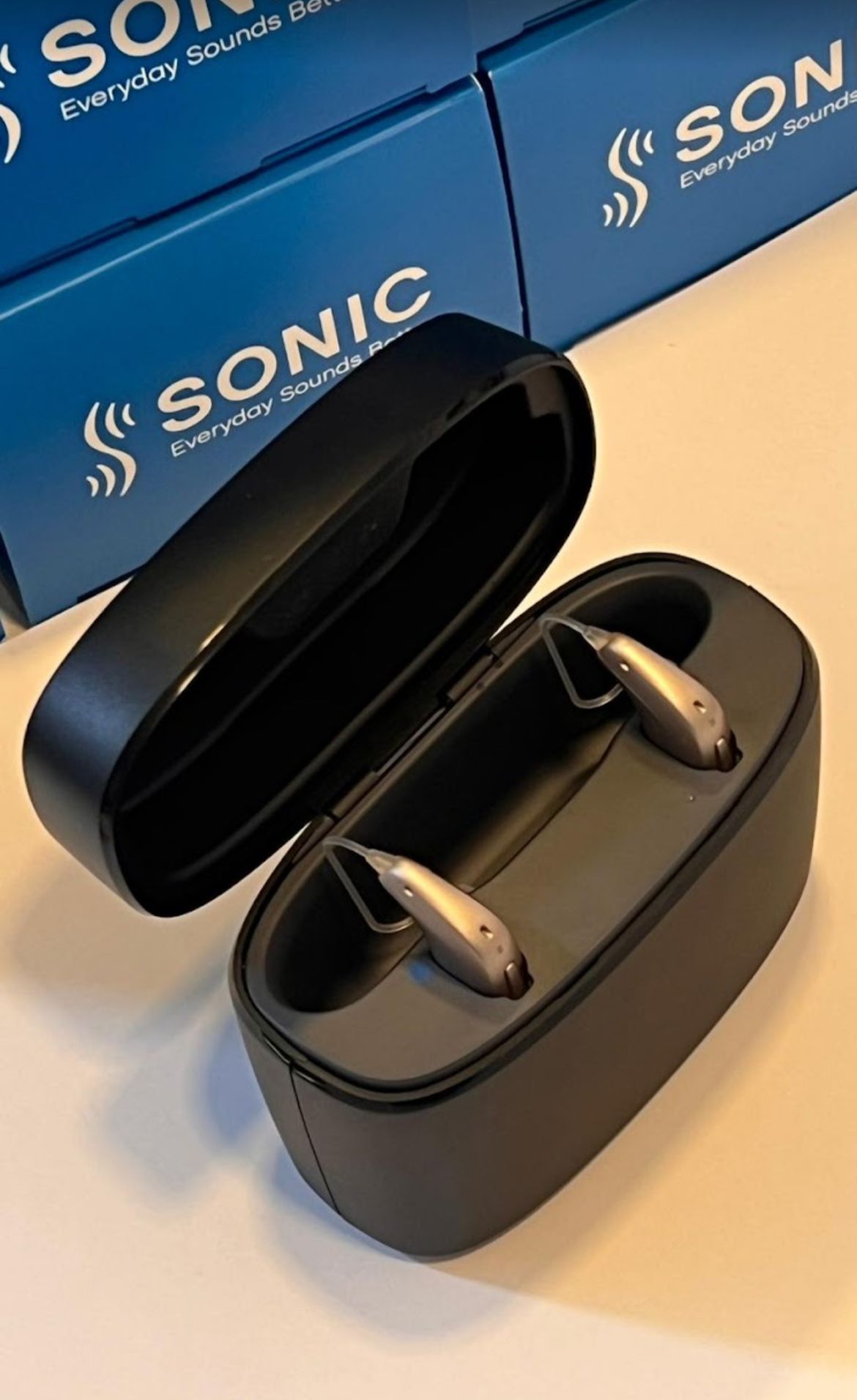 Sonic işitme cihazı kutusu ve cihazlar