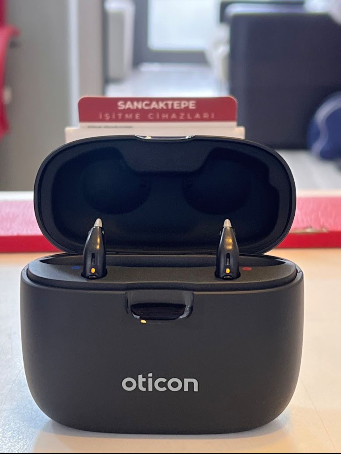 Oticon şarjlı işitme cihazı